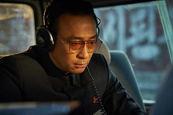 Lee Sung-min dans The Spy Gone North (2018)
