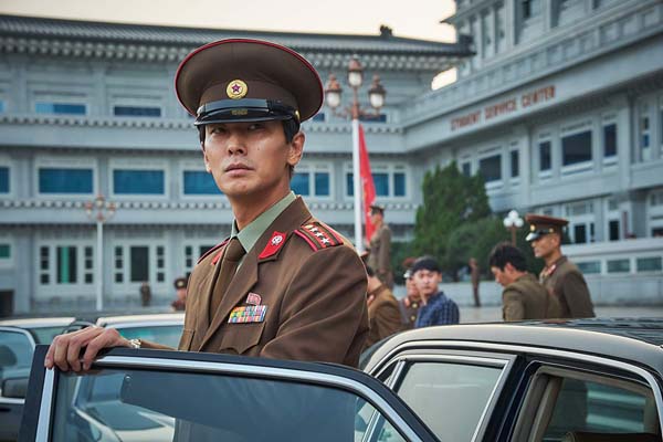 Ju Ji-hoon dans The Spy Gone North (2018)