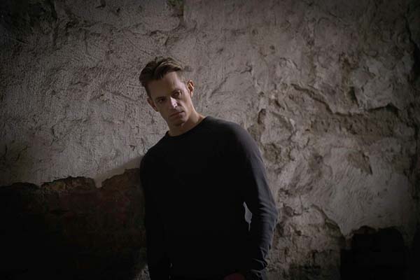 Joel Kinnaman dans Hanna (2019)