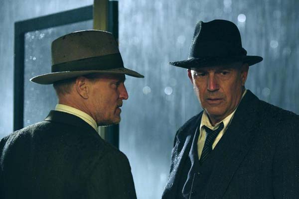 Kevin Costner et Woody Harrelson dans The Highwaymen (2019)