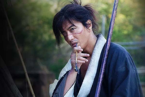 Takuya Kimura dans Mugen no jûnin (2017)