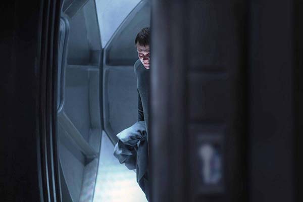 Sam Strike dans Nightflyers (2018)