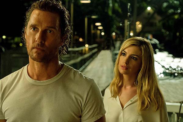 Matthew McConaughey et Anne Hathaway dans Serenity (2019)