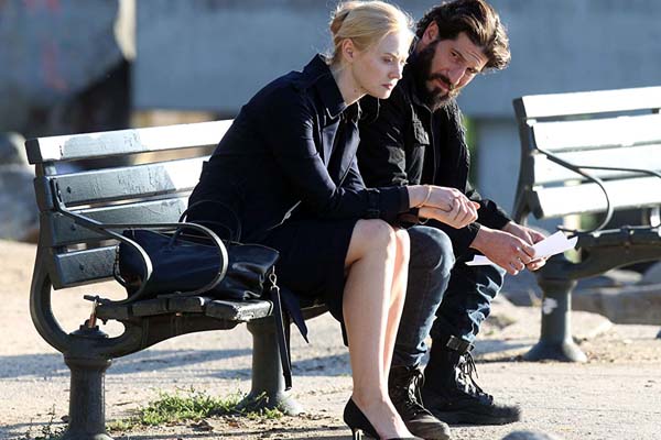 Jon Bernthal et Deborah Ann Woll dans The Punisher (2017)