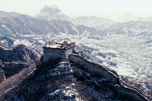 The Wandering Earth (2019)