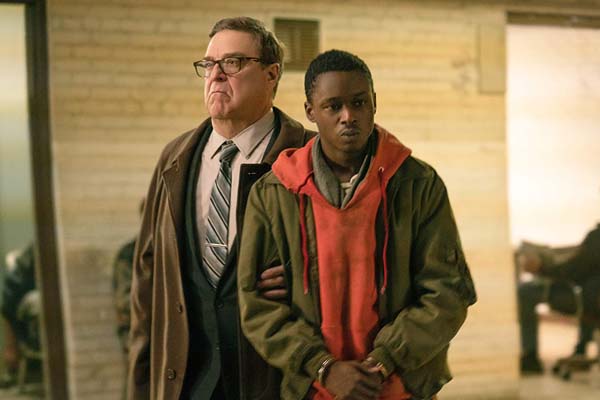 John Goodman et Ashton Sanders dans Captive State (2019)