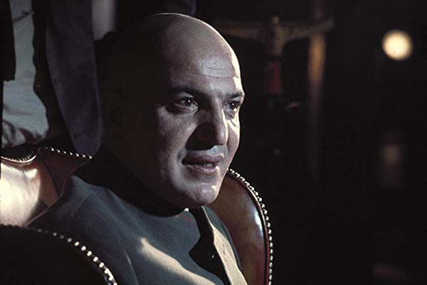 Telly Savalas dans On Her Majesty's Secret Service (1969)