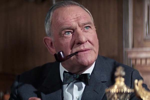 Bernard Lee dans On Her Majesty's Secret Service (1969)