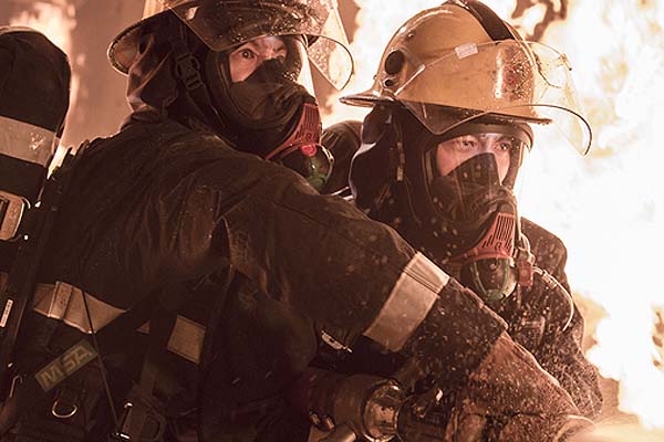 As the Light Goes Out (2014)