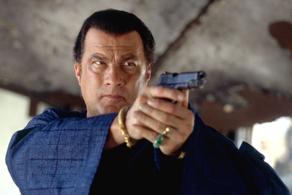 Steven Seagal dans Belly of the Beast (2003)