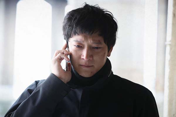 Gang Dong-won dans Golden Slumber (2018)