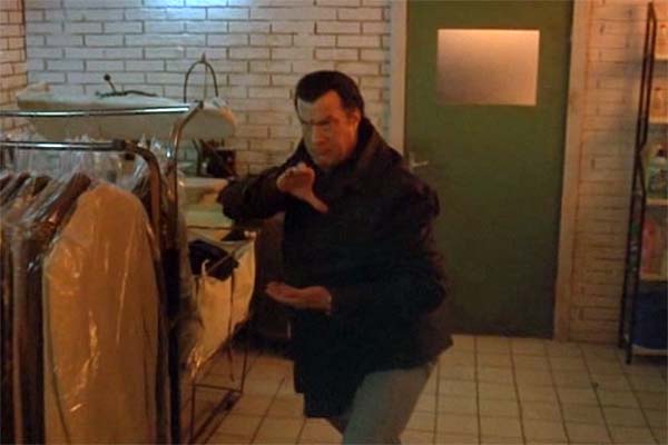 Steven Seagal dans Out for a Kill (2003)