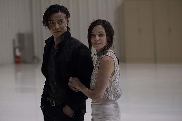 Jin Zhang et Danni Wang dans Escape Plan: The Extractors (2019)