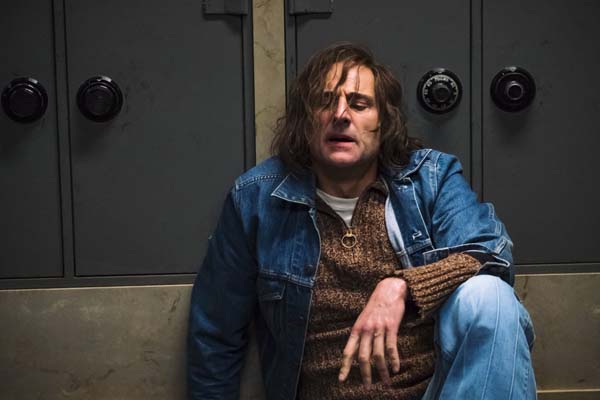 Mark Strong dans Stockholm (2018)