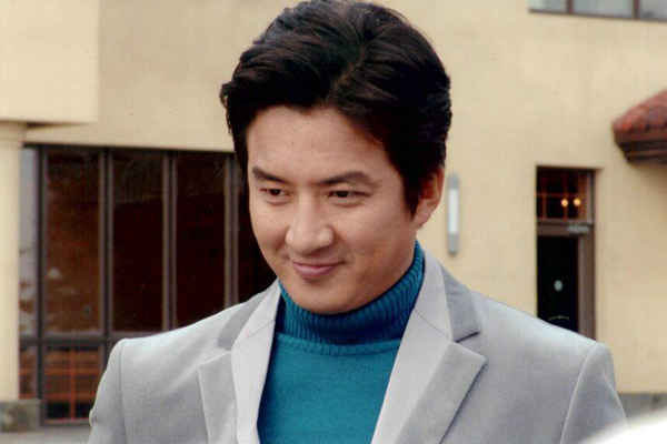 Jung Joon-ho dans Another Public Enemy (2005)