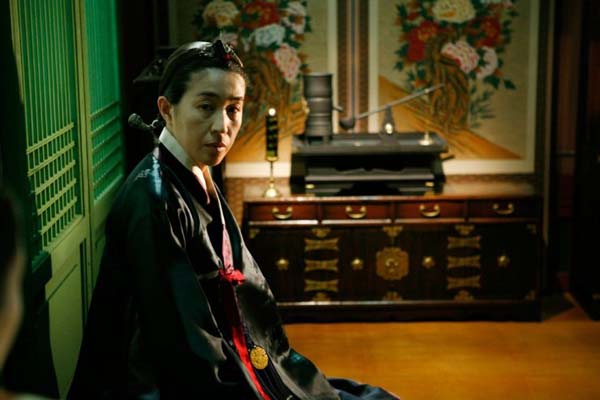 Shadows in the Palace (2007)