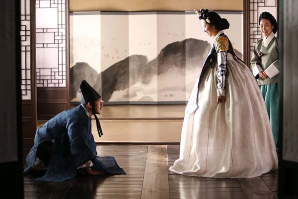 Go Soo et Park Shin-hye dans The Royal Tailor (2014)