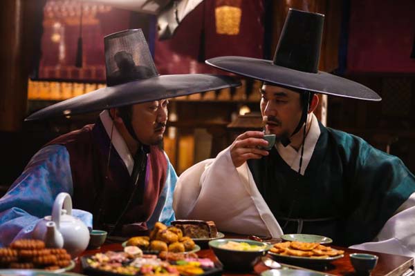 Han Suk-kyu et Ma Dong-seok dans The Royal Tailor (2014)