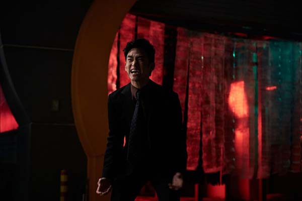 Kim Soo-hyun dans Real (2017)