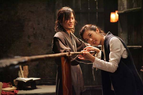 Jung Jae-young et Han Eun-jung dans The Divine Weapon (2008)