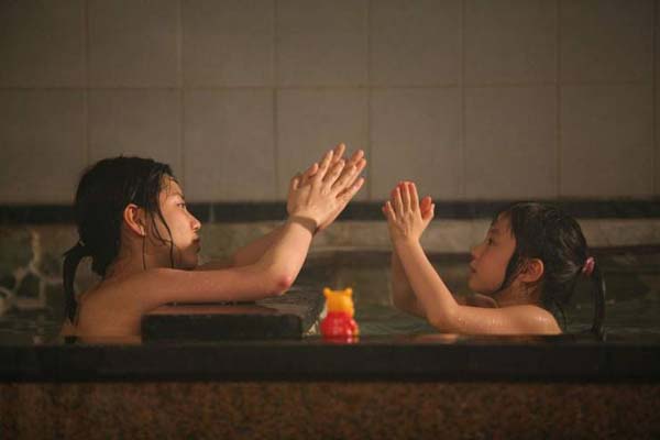 Lee Ah-jin et Ryoo Hyun-bin dans A Light Sleep (2008)