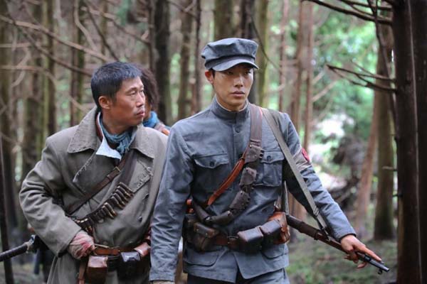 Yoo Hae-jin et Ryu Jun-yeol dans The Battle: Roar to Victory (2019)