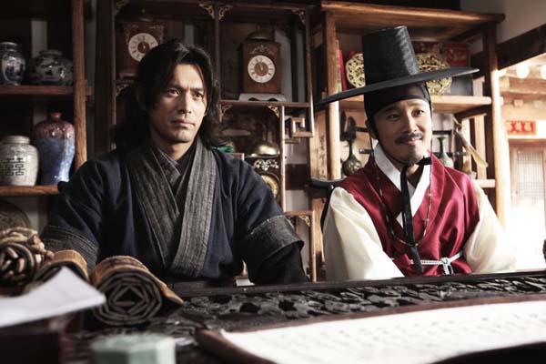 Oh Ji-ho et Cha Tae-hyun dans The Grand Heist (2012)