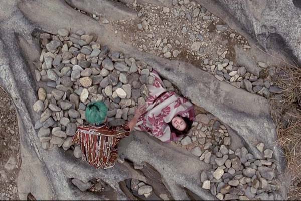 Shin Ha-kyun et Im Ji-eun dans Sympathy for Mr. Vengeance (2002)