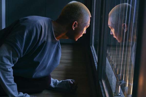 Yoo Ah-in dans #Alive (2020)