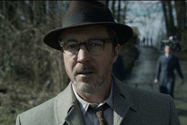 Aidan Gillen dans Project Blue Book (2019)
