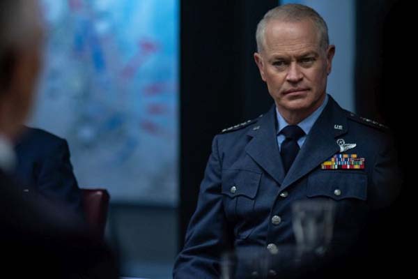 Neal McDonough dans Project Blue Book (2019)