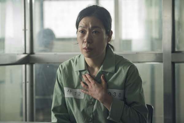 Yum Hye-ran dans Innocent Witness (2019)