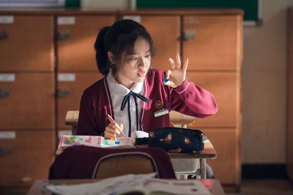 Kim Hyang-gi dans Innocent Witness (2019)