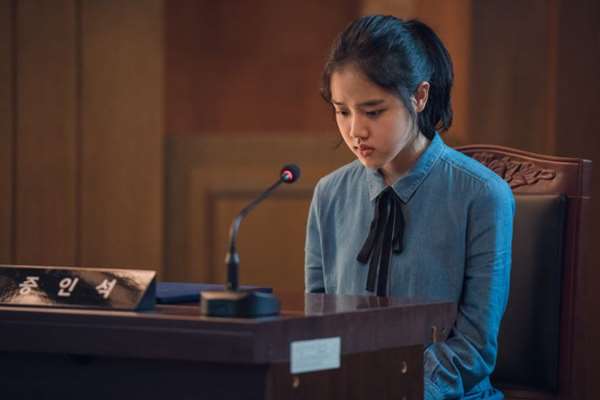 Kim Hyang-gi dans Innocent Witness (2019)