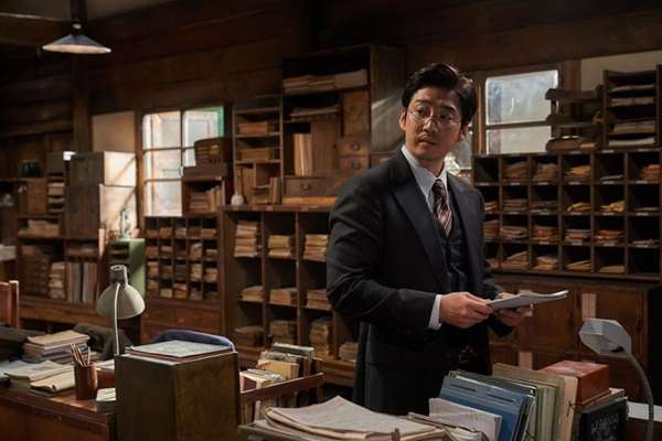 Yoo Hae-jin et Yoon Kye-sang dans Mal-Mo-E: The Secret Mission (2019)