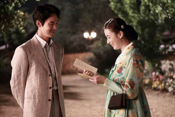 Yoo Yeon-seok et Han Hyo-joo dans Love, Lies (2016)