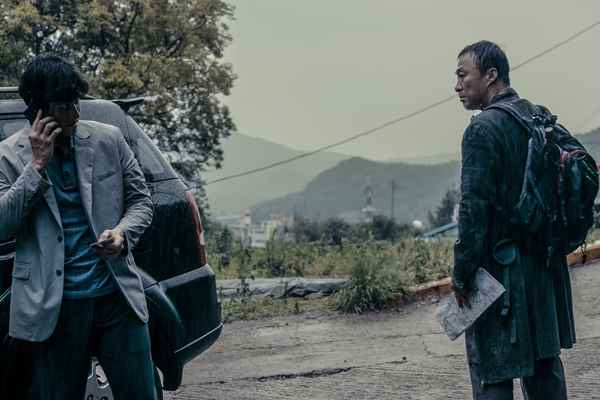 Park Hae-joon et Lee Sung-min dans The 8th Night (2021)