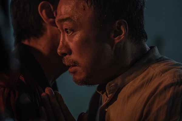 Lee Sung-min dans The 8th Night (2021)