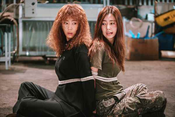 Kang Ye-won et Han Chae-ah dans Part-Time Spy (2017)