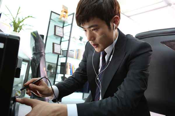 Kim Kang-woo dans Tabloid Truth (2014)