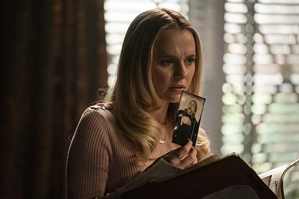 Madison Iseman dans "Annabelle Comes Home" (2019)