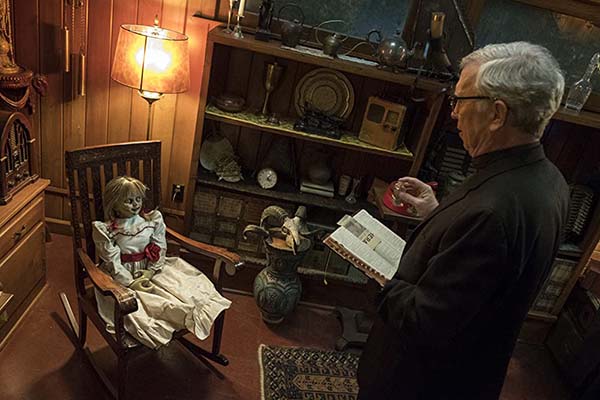 Steve Coulter dans "Annabelle Comes Home" (2019)
