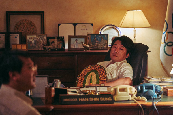 Kim Yoon-seok dans Escape from Mogadishu (2021)