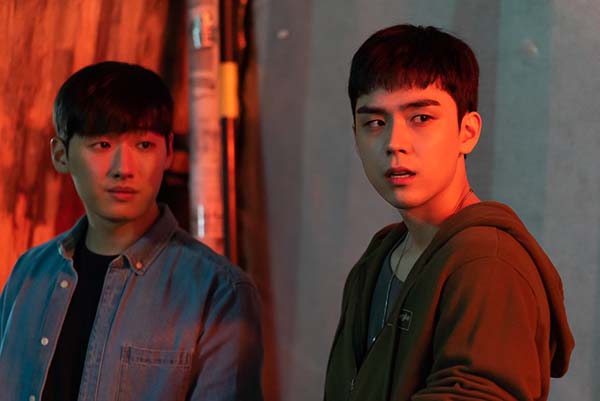 Lee David (이다윗) et Kim Do-hoon-I (김도훈) dans The Hypnosis (2021)