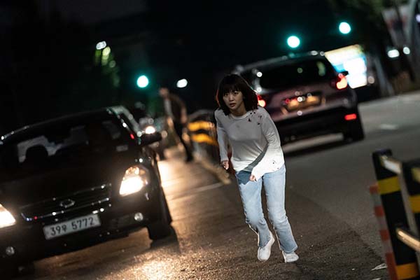 Jin Ki-joo dans Midnight (2021).