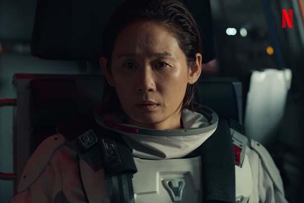 Kim Sun-young dans The Silent Sea (2021)