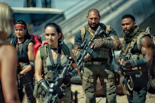 Ana de la Reguera, Omari Hardwick, Dave Bautista, Nora Arnezeder, et Samantha Win dans Army of the Dead (2021)