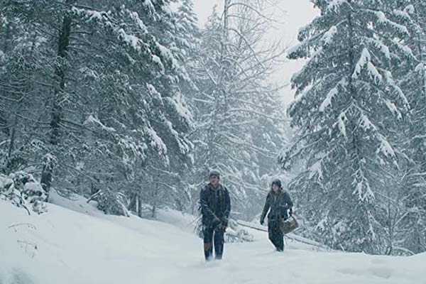 Gina Carano et Brendan Fehr dans Daughter of the Wolf (2019)