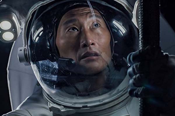 Daniel Dae Kim dans Stowaway (2021)