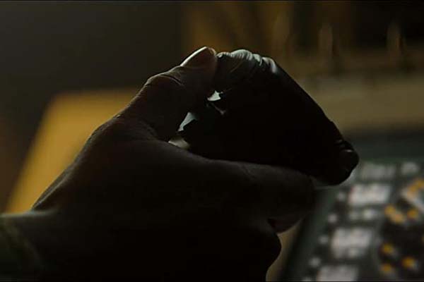 Outside the Wire (2021)